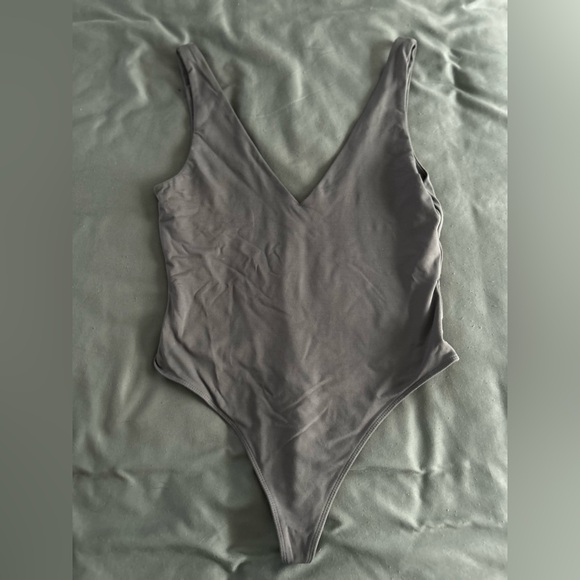 Aritzia babaton bodysuit - Picture 1 of 4